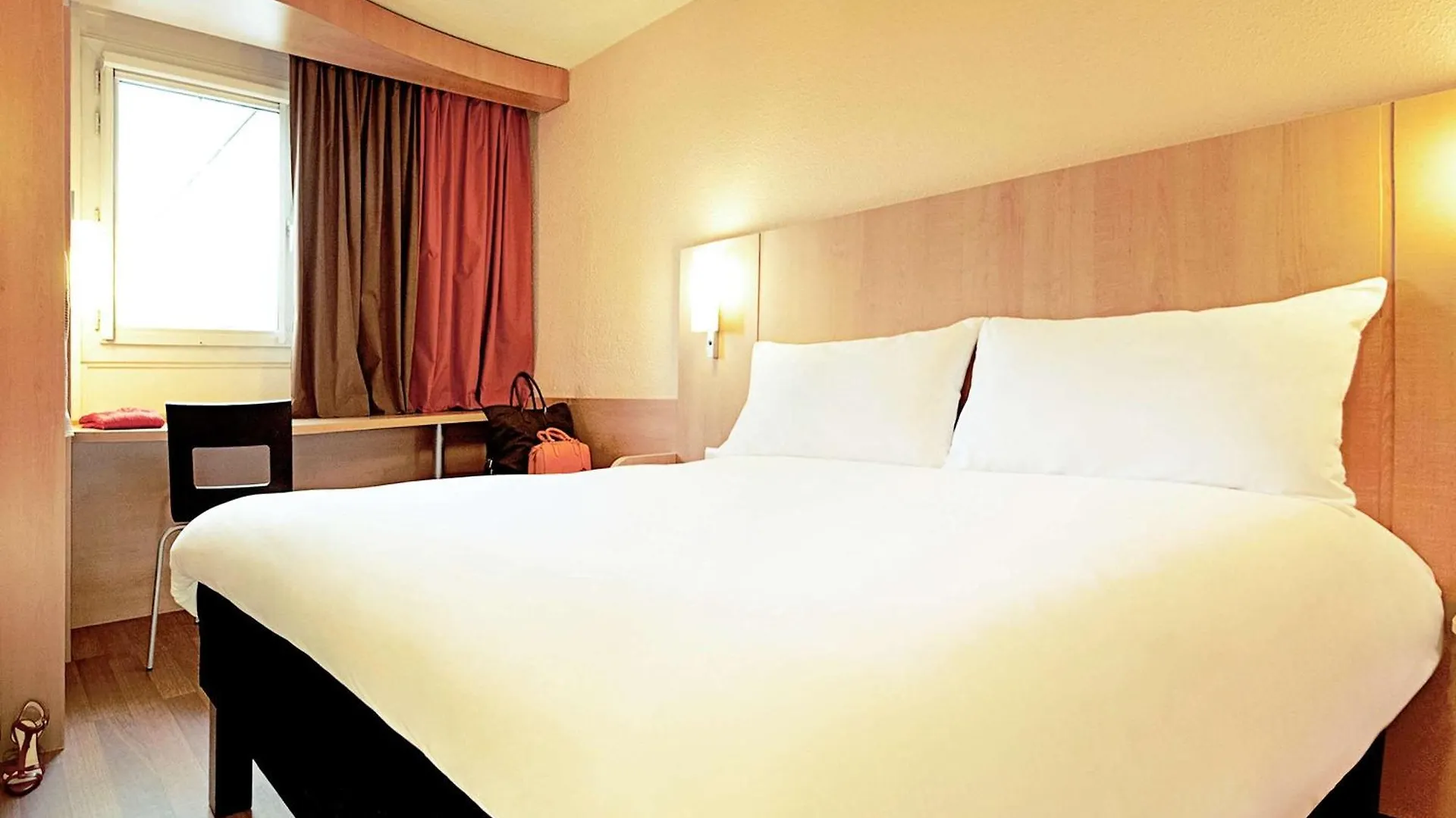 ***  Hotel Ibis Moulins Francia